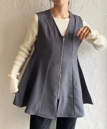 She's Closet（シーズクローゼット）の「フロントダブルジップVネックボリュームフレアペプラムジレベスト（ベスト・レディース）」