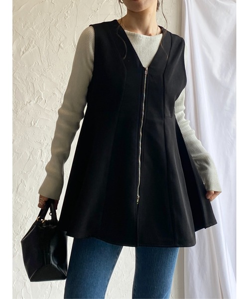 She's Closet(シーズクローゼット)の「フロントダブルジップVネックボリュームフレアペプラムジレベスト(ベスト・レディース・アイボリー/ブラック/チャコールグレー・FREE)」の7枚目の写真