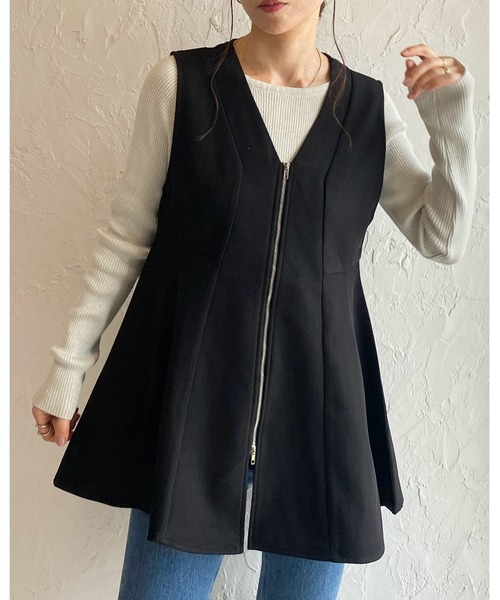 She's Closet(シーズクローゼット)の「フロントダブルジップVネックボリュームフレアペプラムジレベスト(ベスト・レディース・アイボリー/ブラック/チャコールグレー・FREE)」の8枚目の写真