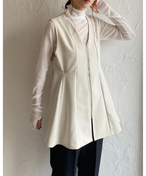 She's Closet(シーズクローゼット)の「フロントダブルジップVネックボリュームフレアペプラムジレベスト(ベスト・レディース・アイボリー/ブラック/チャコールグレー・FREE)」の12枚目の写真