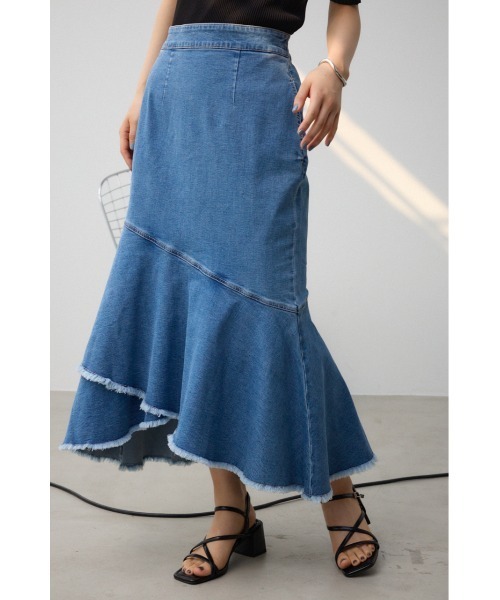 AZUL by moussy(アズールバイマウジー)の「カシュクールフレアマーメードデニムスカート(デニムスカート・レディース・ワンウォッシュ/ライトブルー・MEDIUM/SMALL)」の2枚目の写真