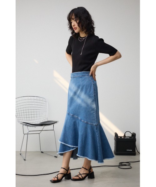 AZUL by moussy(アズールバイマウジー)の「カシュクールフレアマーメードデニムスカート(デニムスカート・レディース・ワンウォッシュ/ライトブルー・MEDIUM/SMALL)」の4枚目の写真