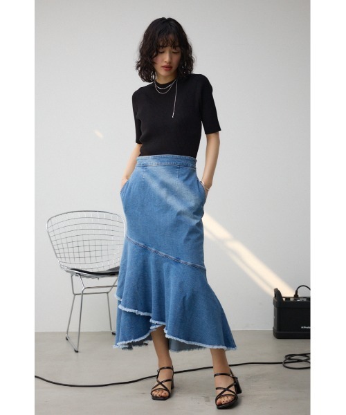 AZUL by moussy(アズールバイマウジー)の「カシュクールフレアマーメードデニムスカート(デニムスカート・レディース・ワンウォッシュ/ライトブルー・MEDIUM/SMALL)」の5枚目の写真