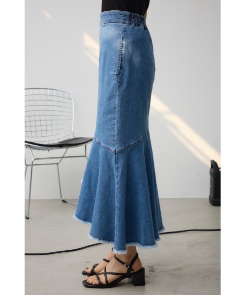 AZUL by moussy(アズールバイマウジー)の「カシュクールフレアマーメードデニムスカート(デニムスカート・レディース・ワンウォッシュ/ライトブルー・MEDIUM/SMALL)」の7枚目の写真