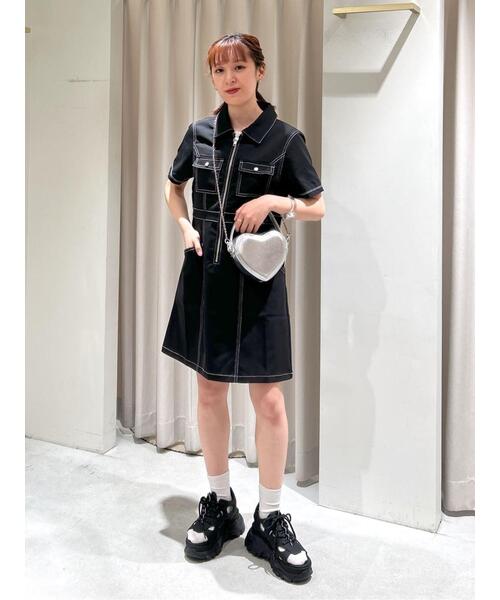 FREE'S MART（フリーズマート）の「◆配色ステッチジップ使いミニワンピース（ワンピース・レディース・ブラック/ホワイト/ベージュ・SMALL/MEDIUM）」の19枚目の写真