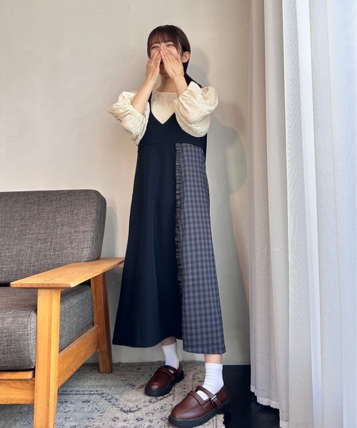 INTER FACTORY（インターファクトリー）の「2wayフリルチェックの切り替えジャンパースカート　made in INTER FACTORY（スカート・レディース・ベージュ/ネイビー・FREE）」の13枚目の写真