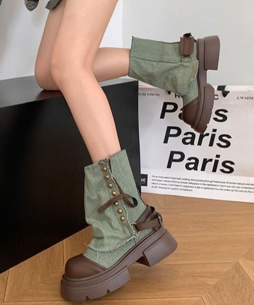 AsRiRe（アスリレイ）の「新色追加/古着風　異素材ドッキング　ダメージデニム厚底ショートブーツ（ブーツ・レディース・ブルー/ダークグレー/サックスブルー・M/S/L）」の2枚目の写真