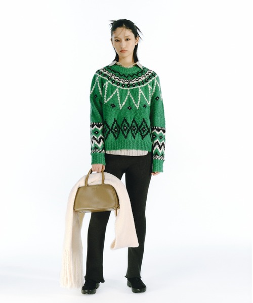 フラッフィーニットマフラー