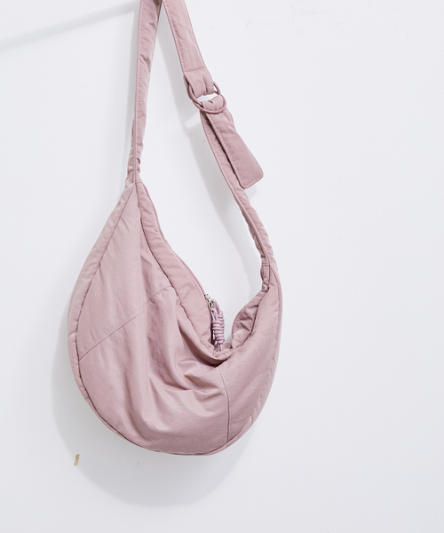 ♡♡♡ページ ハーフムーンメッセンジャーバッグ