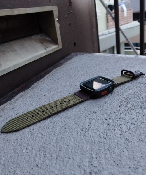 zandy(ズィーアンドワイ)の「zandy ズィーアンドワイ/Apple Watch ケース&ベルトセット【スクエアソフトフレーム】アップルウォッチカバー& レザーナイロンバンド // set15(デジタル腕時計・メンズ・ブラック×ホワイト/ウッド/ホワイト×シルバー/ブルー系その他/シルバー系その他/アーミー・S/M)」の14枚目の写真