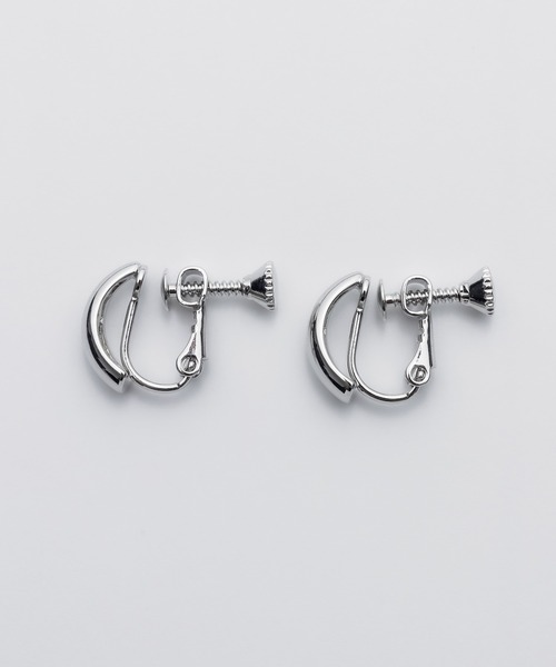 ciite'(シーテ)の「小ぶりシンプルフープイヤリング (両耳用)(イヤリング・レディース・ゴールド/シルバー/ピンクゴールド・FREE)」の4枚目の写真