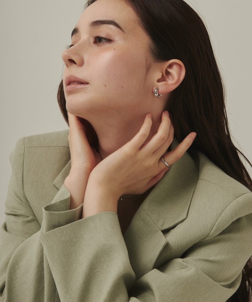 ciite'(シーテ)の「小ぶりシンプルフープイヤリング (両耳用)(イヤリング・レディース・ゴールド/シルバー/ピンクゴールド・FREE)」の15枚目の写真