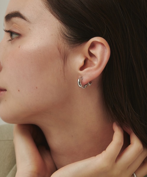 ciite'(シーテ)の「小ぶりシンプルフープイヤリング (両耳用)(イヤリング・レディース・ゴールド/シルバー/ピンクゴールド・FREE)」の17枚目の写真