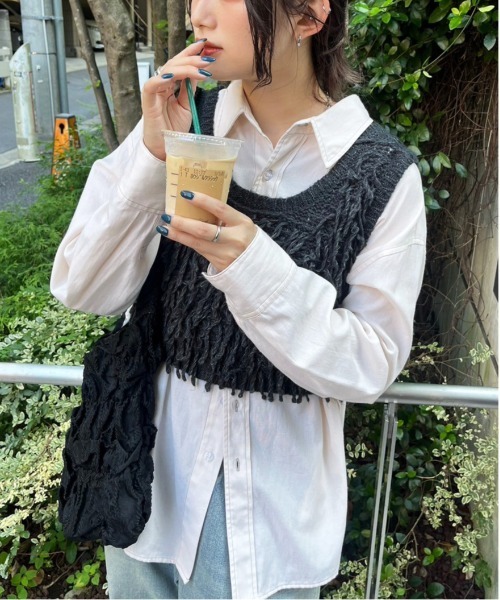 DOUBLE NAME（ダブルネーム）の「ループツイスト編みニットベスト（ベスト・レディース・オフホワイト/スミクロ・FREE）」の7枚目の写真