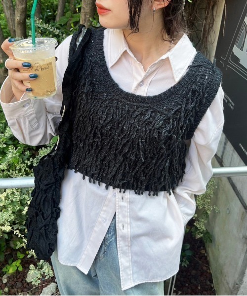 DOUBLE NAME（ダブルネーム）の「ループツイスト編みニットベスト（ベスト・レディース・オフホワイト/スミクロ・FREE）」の8枚目の写真