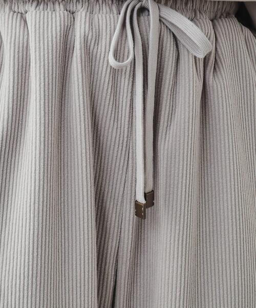 SHOO・LA・RUE（シューラルー）の「◆【高レビュー/洗える/SS-3L】きれいめカジュアルに あったか裏起毛 コーデュロイイージーワイドパンツ（その他パンツ・レディース・グリーン系/アイボリー/グレー/チャコールグレー・01/02/03/04/05/10）」の16枚目の写真