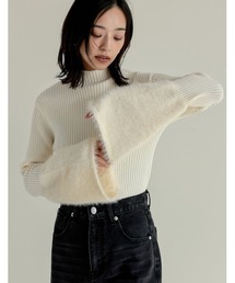異素材切り替え タートルネック ニット」に該当するファッション