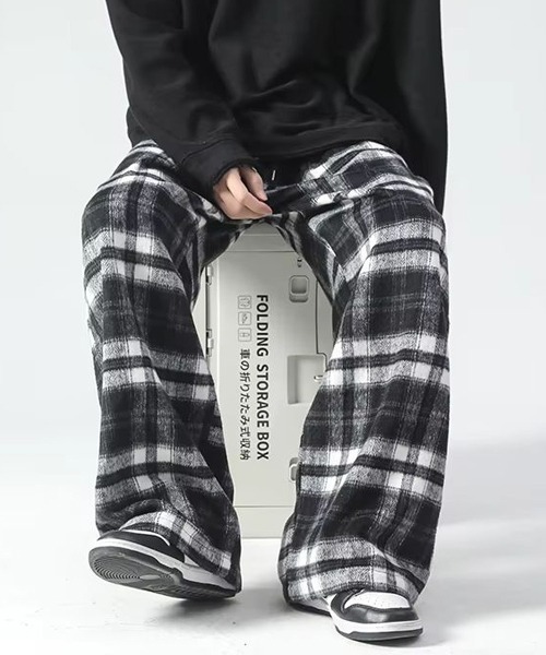 《WARAIJOGO》厚ネルチェックルーズワイドレッグパンツ（その他パンツ）｜B.I.D.（ビーアイディー）その他パンツ