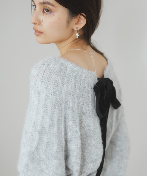 VIS（ビス）の「バックリボンHUGニット（ニット/セーター・レディース・ブラック/パープル系その他/ライトグレー・FREE）」の2枚目の写真