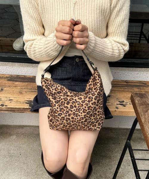 LE MORE（リモア）の「スウェードハンドバッグ（ハンドバッグ・レディース・ブラック/キャメル/ブラウン・FREE）」の15枚目の写真