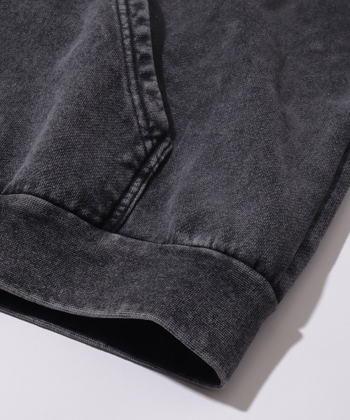 SEQUENZ(シークエンズ)の「【SEQUENZ/シークエンズ】LOGO MOTIF WASHED ZIP P/K / 裏起毛 アートワークデザイン スノーウォッシュ加工 ジップアップパーカー(パーカー・メンズ・ピンク/ダークブラウン/ネイビー/ブラック・M/L/XL/S)」の17枚目の写真