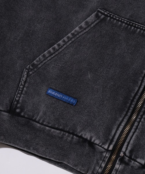 SEQUENZ(シークエンズ)の「【SEQUENZ/シークエンズ】LOGO MOTIF WASHED ZIP P/K / 裏起毛 アートワークデザイン スノーウォッシュ加工 ジップアップパーカー(パーカー・メンズ・ピンク/ダークブラウン/ネイビー/ブラック・M/L/XL/S)」の16枚目の写真
