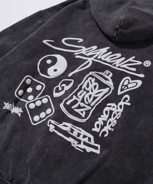 SEQUENZ(シークエンズ)の「【SEQUENZ/シークエンズ】LOGO MOTIF WASHED ZIP P/K / 裏起毛 アートワークデザイン スノーウォッシュ加工 ジップアップパーカー(パーカー・メンズ・ピンク/ダークブラウン/ネイビー/ブラック・M/L/XL/S)」の7枚目の写真