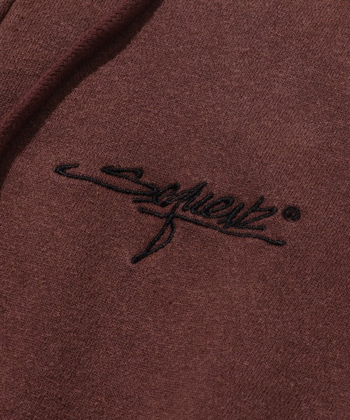 SEQUENZ(シークエンズ)の「【SEQUENZ/シークエンズ】LOGO MOTIF WASHED ZIP P/K / 裏起毛 アートワークデザイン スノーウォッシュ加工 ジップアップパーカー(パーカー・メンズ・ピンク/ダークブラウン/ネイビー/ブラック・M/L/XL/S)」の8枚目の写真