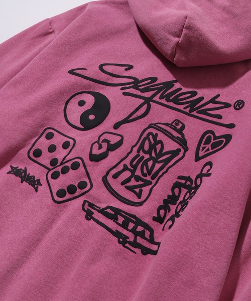 SEQUENZ(シークエンズ)の「【SEQUENZ/シークエンズ】LOGO MOTIF WASHED ZIP P/K / 裏起毛 アートワークデザイン スノーウォッシュ加工 ジップアップパーカー(パーカー・メンズ・ピンク/ダークブラウン/ネイビー/ブラック・M/L/XL/S)」の12枚目の写真