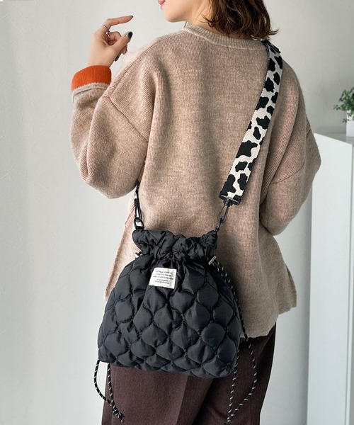 ノベルティ　ブラック キルティングショルダーバッグ Roberta di Camerino キルティング 2WAYショルダーバッグBOOK | 商品