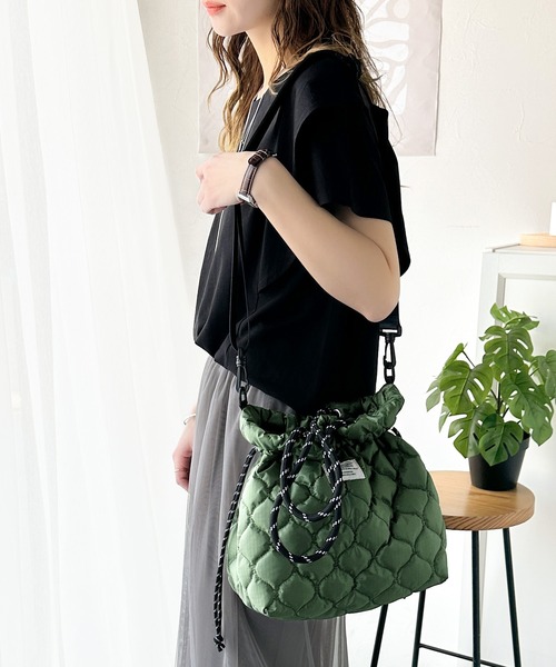 Java（ジャバ）の「《JaVa ジャバコラボ》おしゃれも実用性も叶う。2WAYキルティング巾着ショルダーバッグ（ショルダーバッグ・レディース・ブラック/カーキ/レオパード・ONE SIZE）」の15枚目の写真