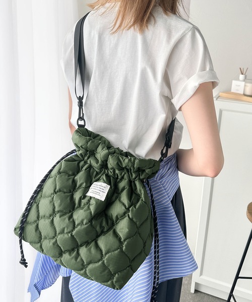 Java（ジャバ）の「《JaVa ジャバコラボ》おしゃれも実用性も叶う。2WAYキルティング巾着ショルダーバッグ（ショルダーバッグ・レディース・ブラック/カーキ/レオパード・ONE SIZE）」の19枚目の写真