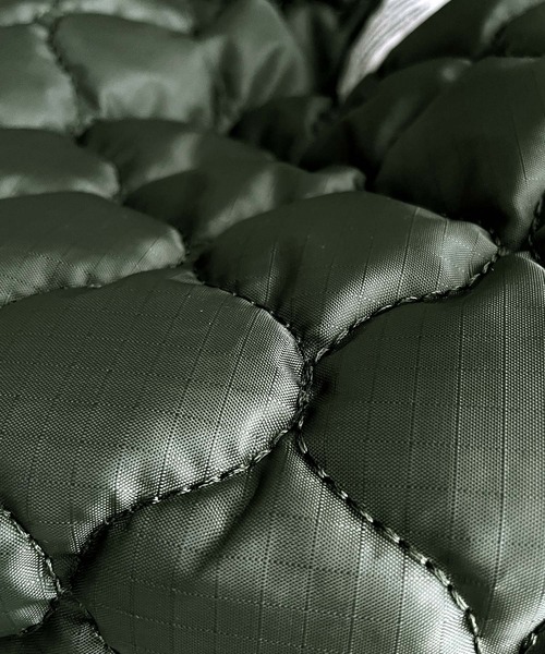 Java（ジャバ）の「《JaVa ジャバコラボ》おしゃれも実用性も叶う。2WAYキルティング巾着ショルダーバッグ（ショルダーバッグ・レディース・ブラック/カーキ/レオパード・ONE SIZE）」の4枚目の写真