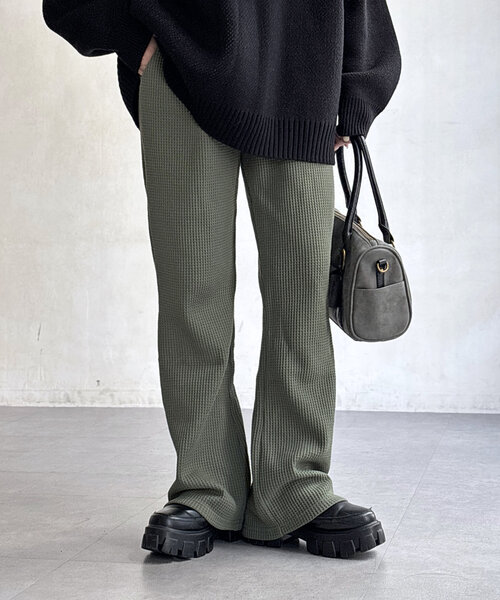 CPCM（シーピーシーエム）の「【マイナス3キロ見え！】ワッフルフレアパンツ（その他パンツ・レディース・ブラック/グレー/グリーン/レッド/ネイビー・MEDIUM/LARGE）」の5枚目の写真