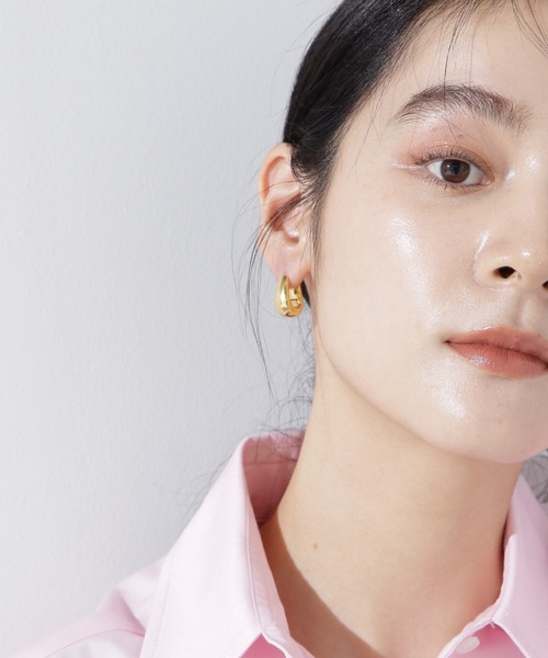 NANO universe（ナノユニバース）の「スクエアオーバルピアス（ピアス（両耳用）・レディース・シルバー/ゴールド・FREE）」の2枚目の写真