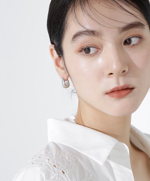 NANO universe（ナノユニバース）の「スクエアオーバルピアス（ピアス（両耳用）・レディース・シルバー/ゴールド・FREE）」の3枚目の写真