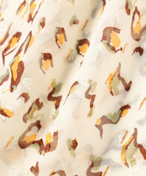 ROSE BUD(ローズバッド)の「フリルカラーブラウス(シャツ/ブラウス・レディース・ブラック/ブラウン/ホワイト・ONE SIZE)」の15枚目の写真