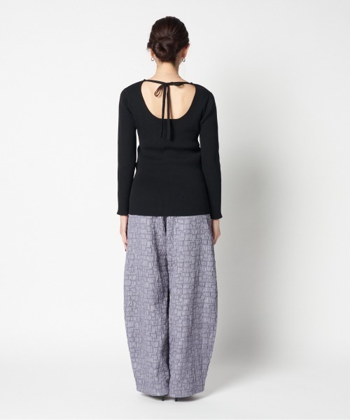 HELIOPOLE（エリオポール）の「BACK RIBBON RIB KNIT（Tシャツ/カットソー・レディース・ブラック/ピンク・38）」の13枚目の写真