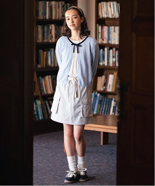 pom ponette junior(ポンポネットジュニア)の「透かし編みカーデ+Tブラウスセット(カーディガン/ボレロ・キッズ・サックスブルー/アイボリー・L:160cm/S:140cm/M:150cm/LL(165cm))」の7枚目の写真