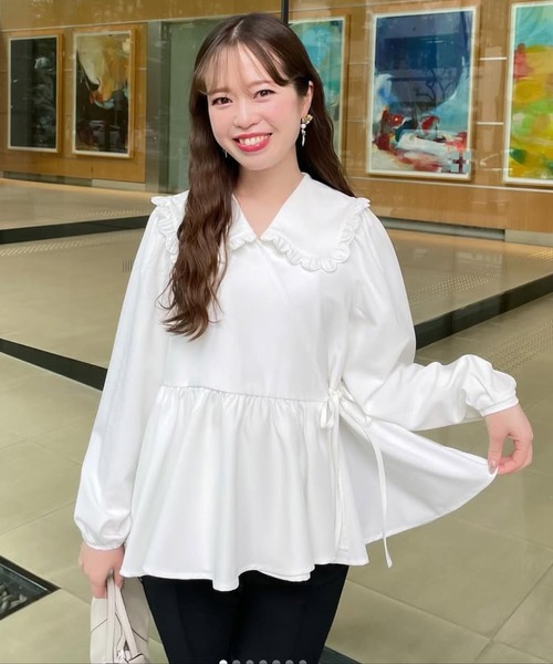 Fit more(フィットモア)の「スカラップフリルカラーカシュクールブラウス(シャツ/ブラウス・レディース・ホワイト/ネイビー/ピンク・FREE)」の4枚目の写真