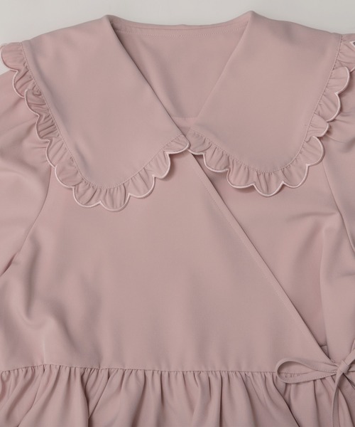 Fit more(フィットモア)の「スカラップフリルカラーカシュクールブラウス(シャツ/ブラウス・レディース・ホワイト/ネイビー/ピンク・FREE)」の14枚目の写真