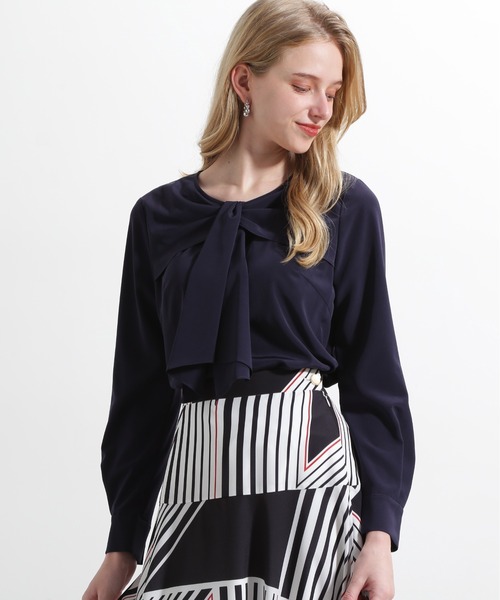 PINKY&DIANNE（ピンキーアンドダイアン）の「◆ギャザーボウタイブラウス（シャツ/ブラウス・レディース・ピンク/ホワイト/ネイビー・38）」の2枚目の写真