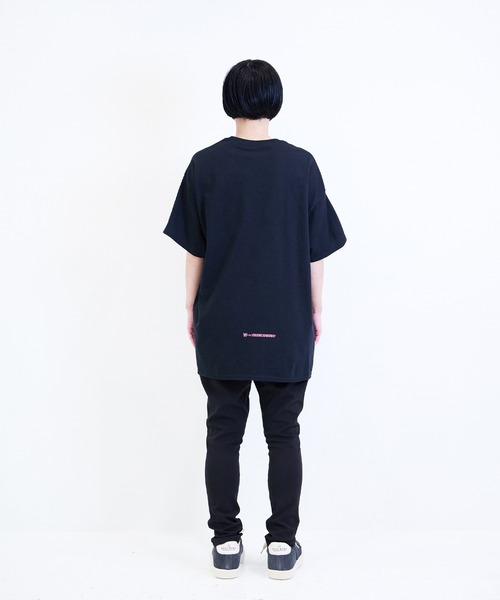 [W] by VIRGOwearworks（ダブリューバイヴァルゴウェアーワークス）の「Cyber face SSPT（Tシャツ/カットソー・メンズ・ブラック×グリーン/ブラック×ピンク・MEDIUM/LARGE/X-LARGE/XX-LARGE）」の5枚目の写真