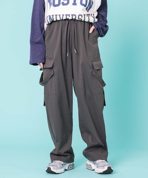 WOND(ウォンド)の「WOND/サイドベルトカーゴパンツ(カーゴパンツ・レディース・オフホワイト/チャコール/ブラック・FREE)」の3枚目の写真