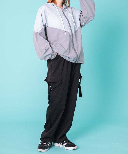 WOND(ウォンド)の「WOND/サイドベルトカーゴパンツ(カーゴパンツ・レディース・オフホワイト/チャコール/ブラック・FREE)」の5枚目の写真