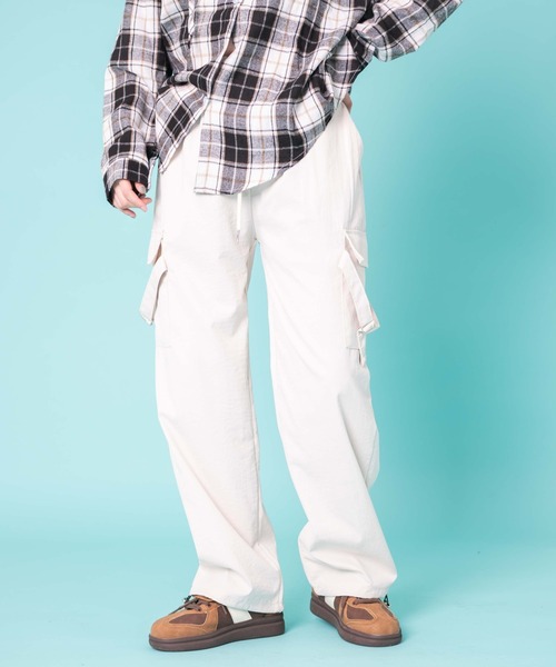 WOND(ウォンド)の「WOND/サイドベルトカーゴパンツ(カーゴパンツ・レディース・オフホワイト/チャコール/ブラック・FREE)」の8枚目の写真