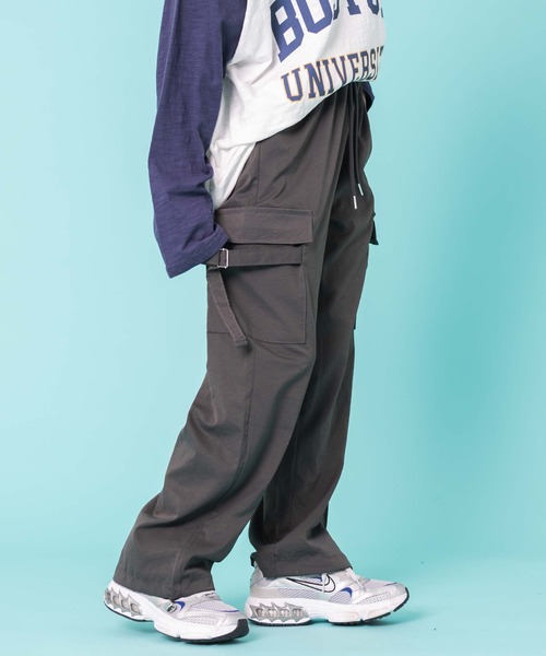 WOND(ウォンド)の「WOND/サイドベルトカーゴパンツ(カーゴパンツ・レディース・オフホワイト/チャコール/ブラック・FREE)」の16枚目の写真