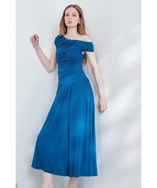 Estella.K（エステラケー）の「Gabin Dress オフショルドレープカットドレス（ワンピース・レディース・ブルー/ライトベージュ/ブラック・FREE）」の3枚目の写真