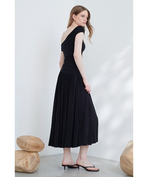 Estella.K（エステラケー）の「Gabin Dress オフショルドレープカットドレス（ワンピース・レディース・ブルー/ライトベージュ/ブラック・FREE）」の21枚目の写真