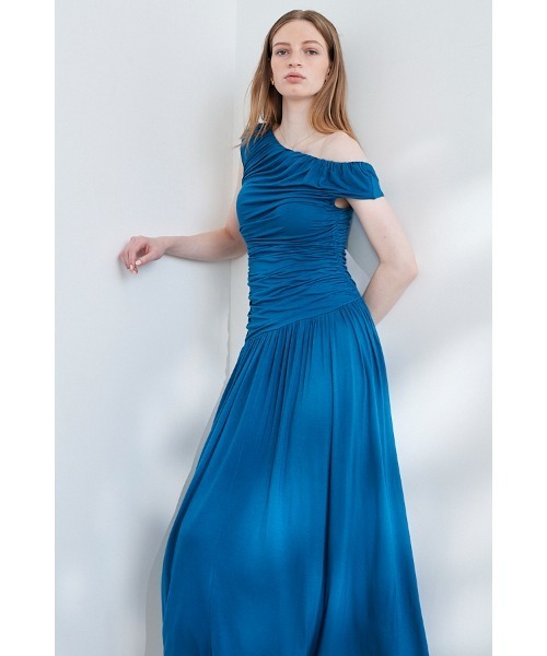 Estella.K（エステラケー）の「Gabin Dress オフショルドレープカットドレス（ワンピース・レディース・ブルー/ライトベージュ/ブラック・FREE）」の9枚目の写真